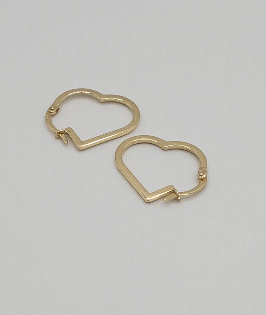 Heart Loop in 18ct Yellow Gold