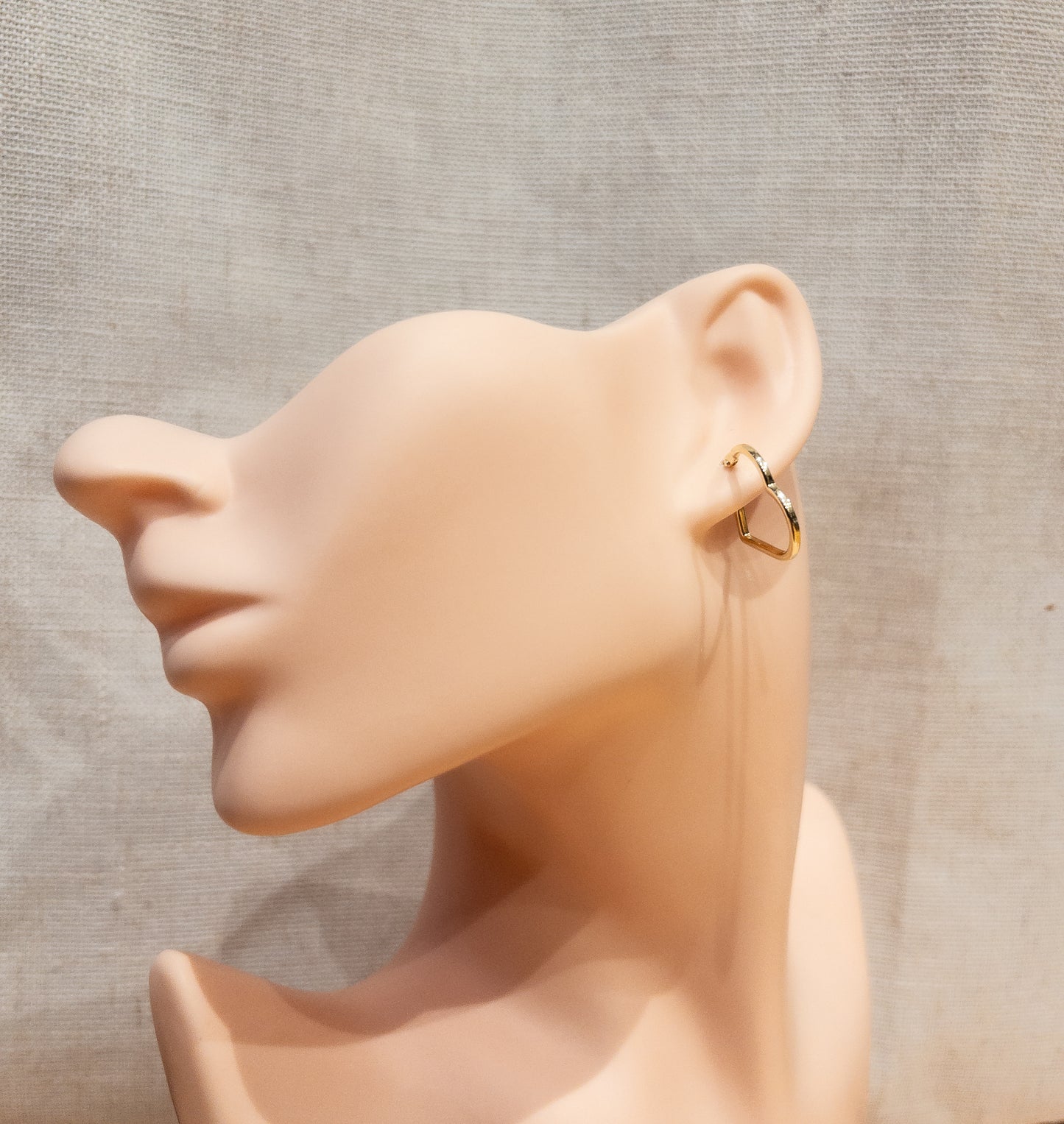 Heart Loop in 18ct Yellow Gold