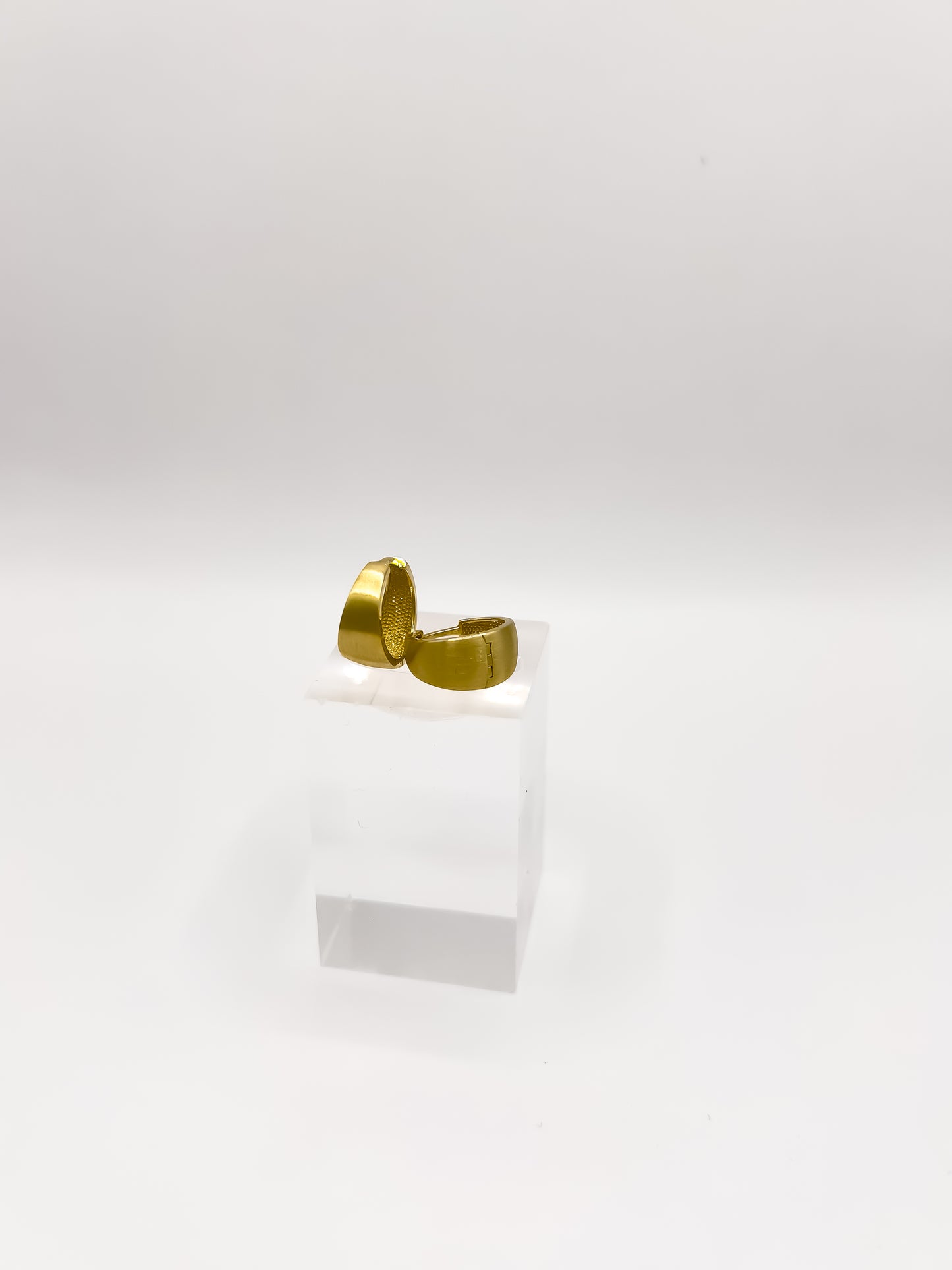 Furieux 18ct Yellow Chunky Gold Hoop Earrings