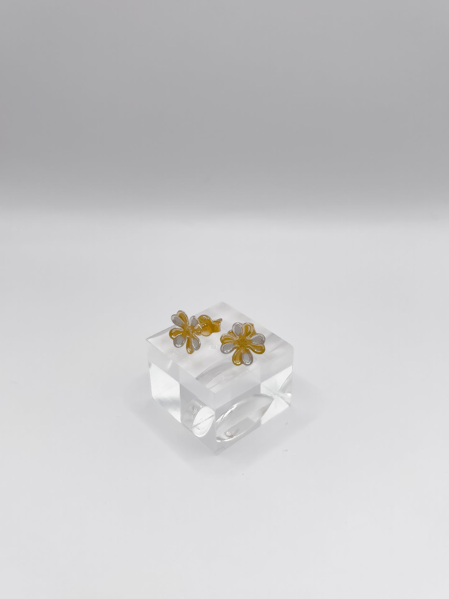 Poinsettia 18ct Yellow Gold Flower Stud Earrings